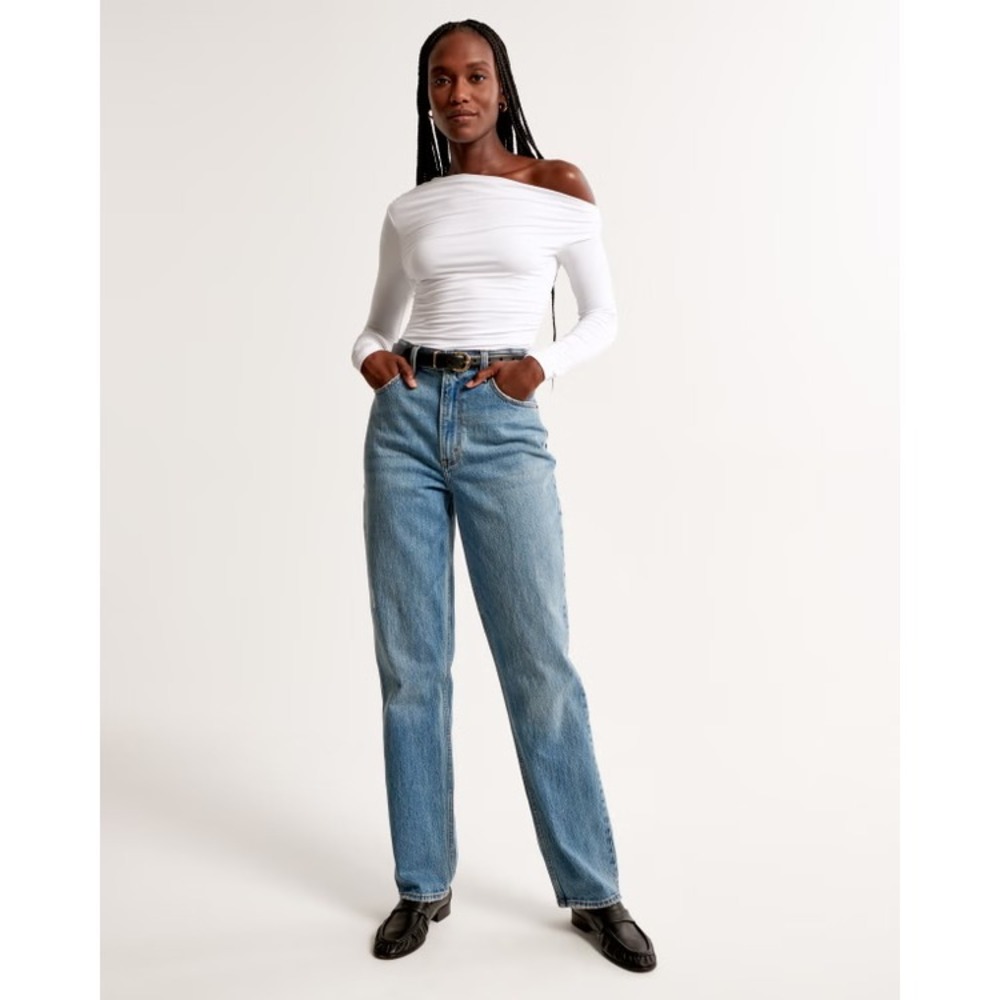 Abercrombie & Fitch Jeans 90s Straight Ultra High Rise Medium Wash Sz 33 US‎ 16
